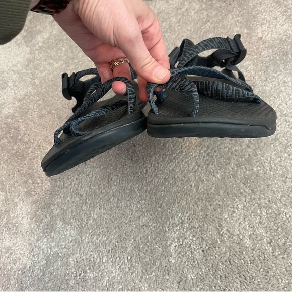 Chaco Sandals Mens 11 Z2 Strappy Adjustable Outdoor Hiking Trail Toe Loop - Picture 3 of 6